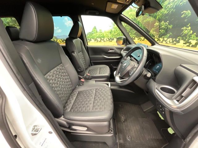 TOYOTA VOXY HYBRID 2023 Image 31