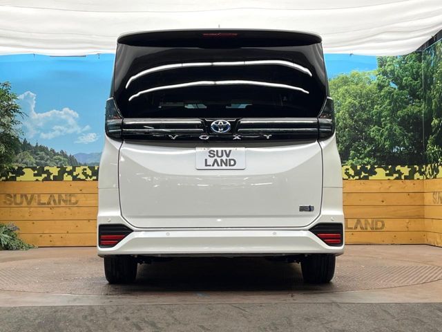 TOYOTA VOXY HYBRID 2023 Image 31