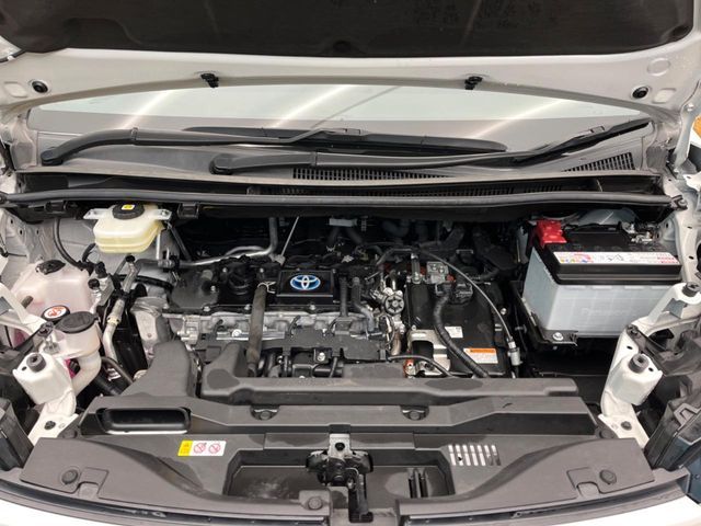 TOYOTA VOXY HYBRID 2023 Image 31