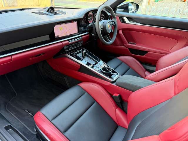 PORSCHE 911 2021 Image 31