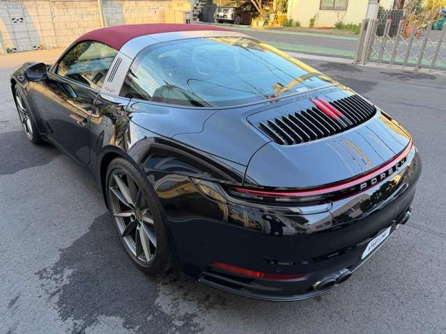 PORSCHE 911 2021 Image 31