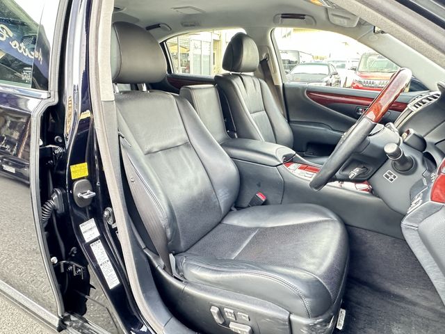 TOYOTA LEXUS LS600HL 2011 Image 31