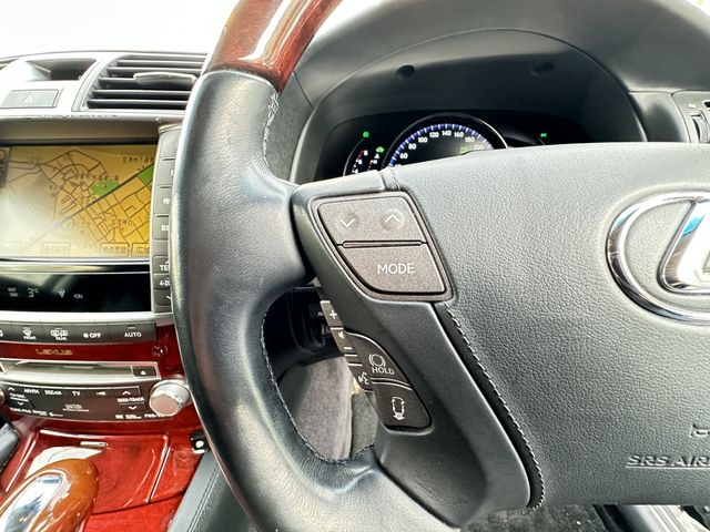 TOYOTA LEXUS LS600HL 2011 Image 31