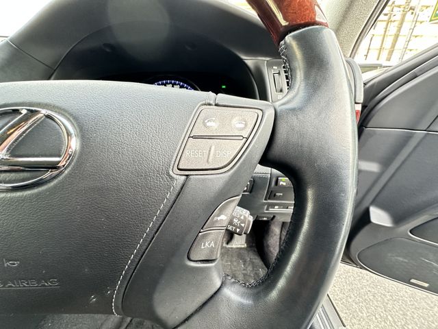 TOYOTA LEXUS LS600HL 2011 Image 31