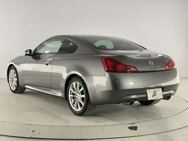 NISSAN SKYLINE COUPE 2011 Image 31
