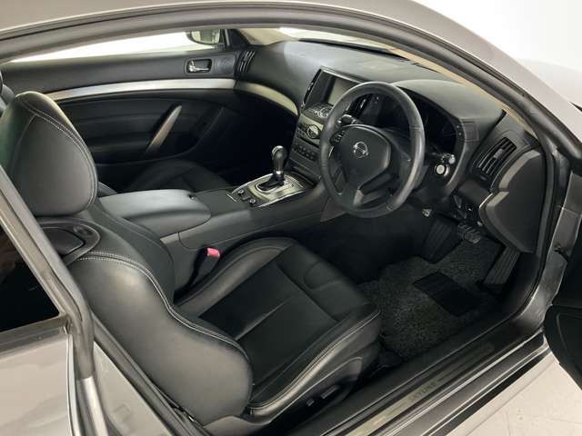 NISSAN SKYLINE COUPE 2011 Image 31