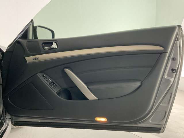 NISSAN SKYLINE COUPE 2011 Image 31