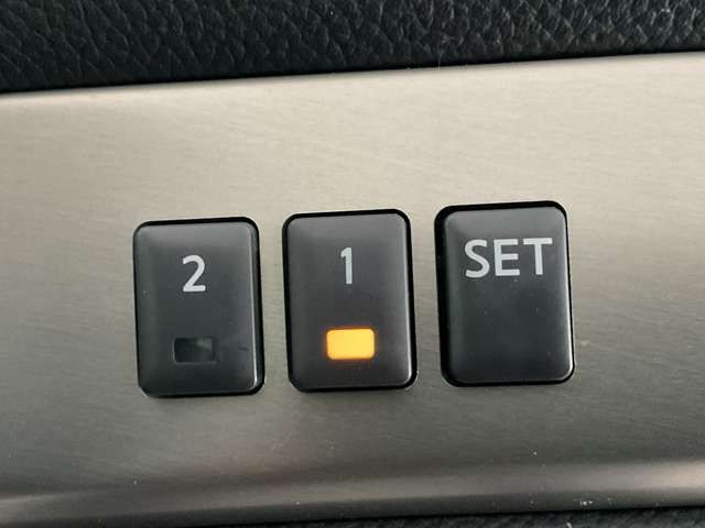 NISSAN SKYLINE COUPE 2011 Image 31