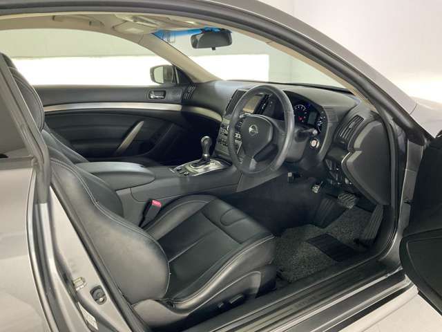 NISSAN SKYLINE COUPE 2011 Image 31