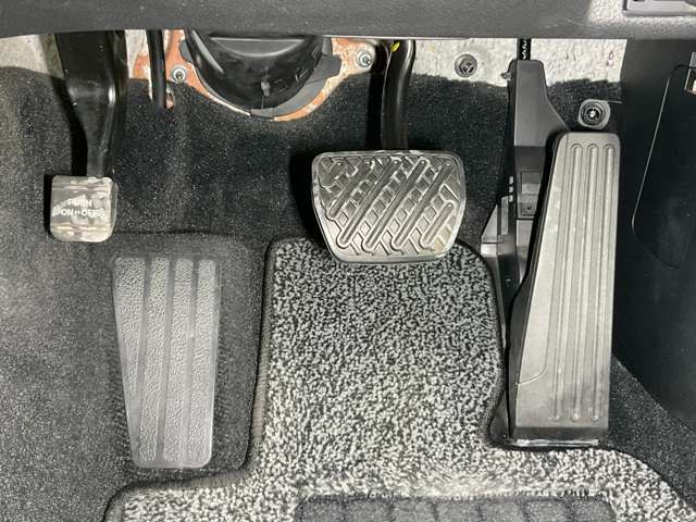 NISSAN SKYLINE COUPE 2011 Image 31