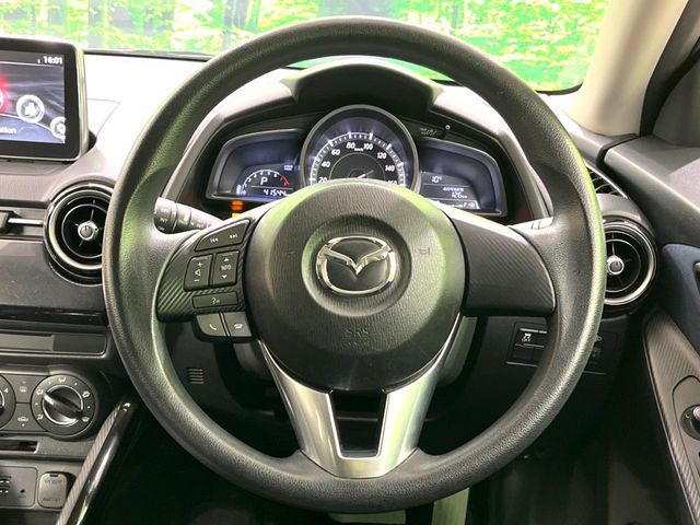 MAZDA DEMIO 2014 Image 31