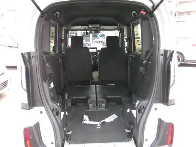 HONDA N BOX CUSTOM 2023 Image 31