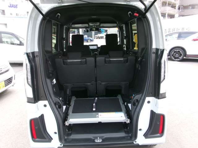 HONDA N BOX CUSTOM 2023 Image 31