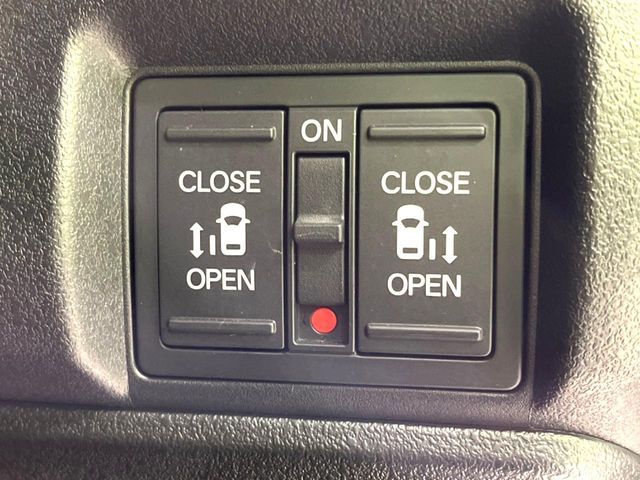 HONDA N BOX CUSTOM 2024 Image 31