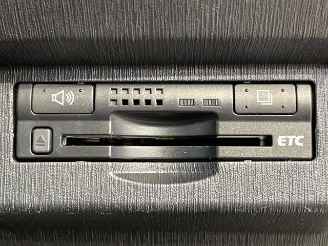 TOYOTA PRIUS ALPHA 2015 Image 31