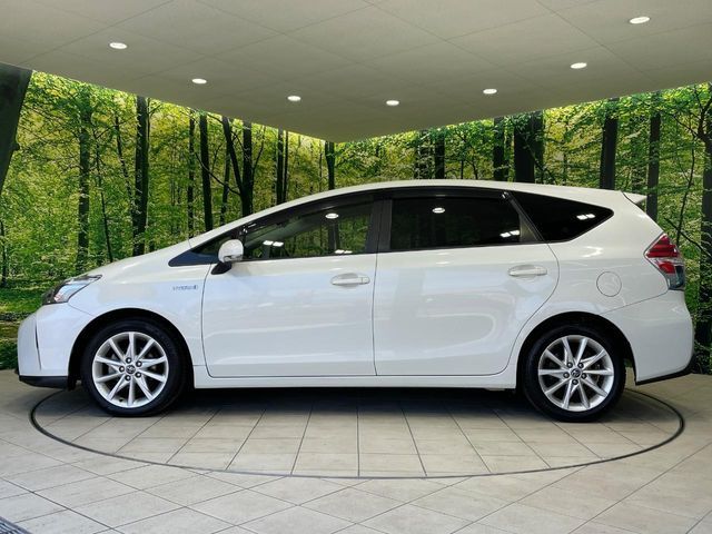 TOYOTA PRIUS ALPHA 2015 Image 31