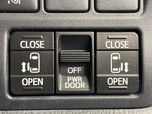 TOYOTA NOAH 2016 Image 31