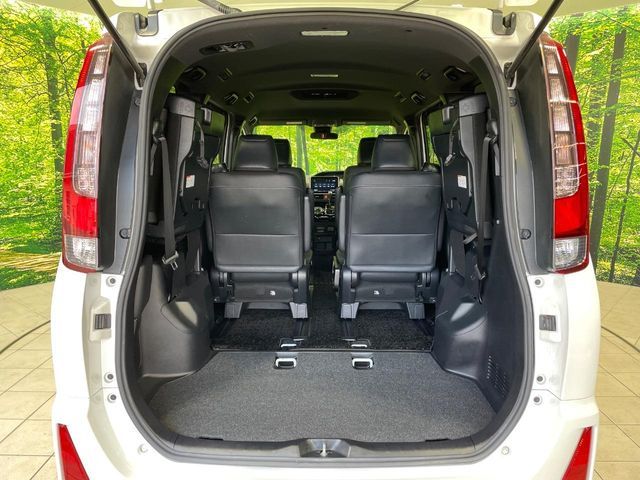 TOYOTA NOAH 2016 Image 31