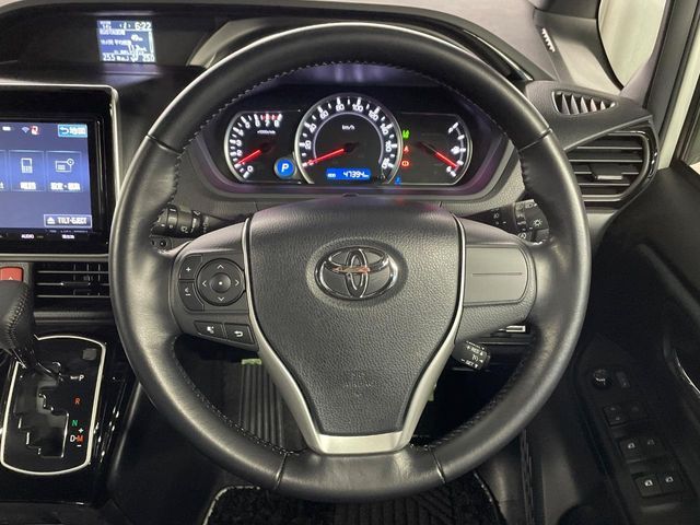 TOYOTA NOAH 2016 Image 31