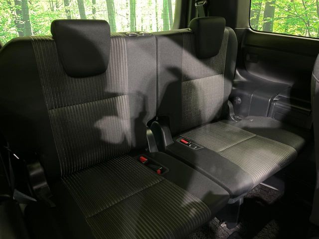 TOYOTA VOXY 2019 Image 31