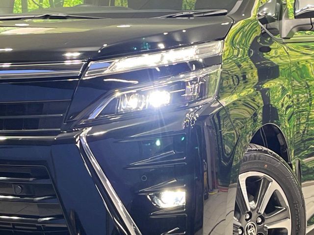 TOYOTA VOXY 2019 Image 31