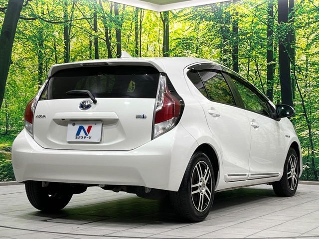 TOYOTA AQUA 2015 Image 31