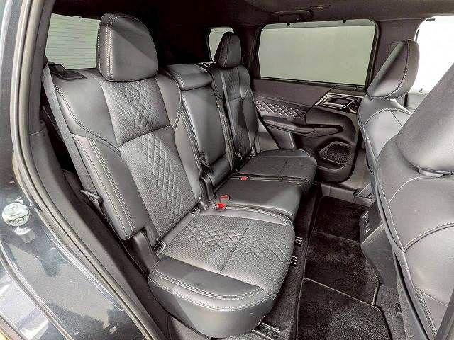 MITSUBISHI OUTLANDER PHEV 2024 Image 31