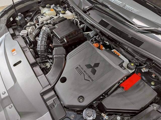 MITSUBISHI OUTLANDER PHEV 2024 Image 31