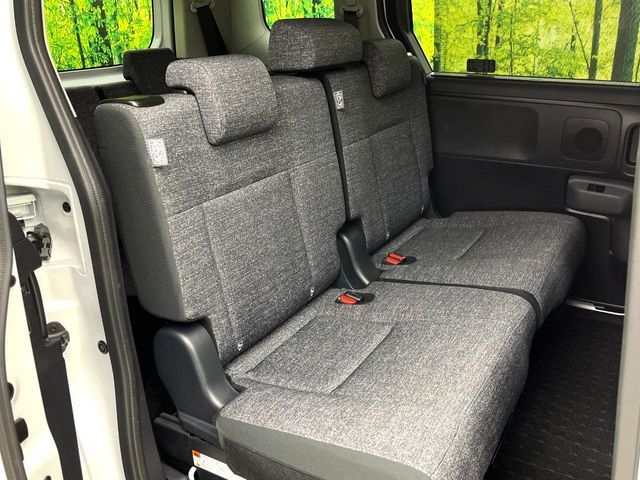 TOYOTA SIENTA HYBRID 2025 Image 31