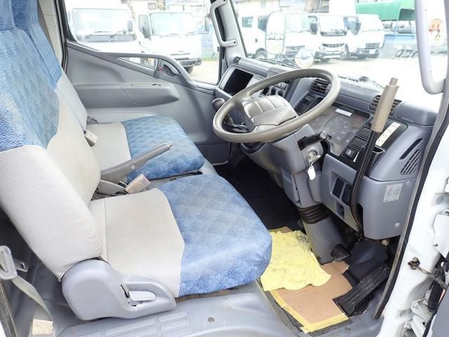 MITSUBISHI CANTER 2003 Image 31