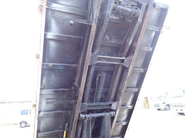 MITSUBISHI CANTER 2003 Image 31