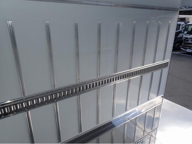 MITSUBISHI CANTER 2025 Image 31