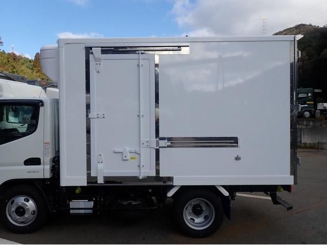 MITSUBISHI CANTER 2025 Image 31