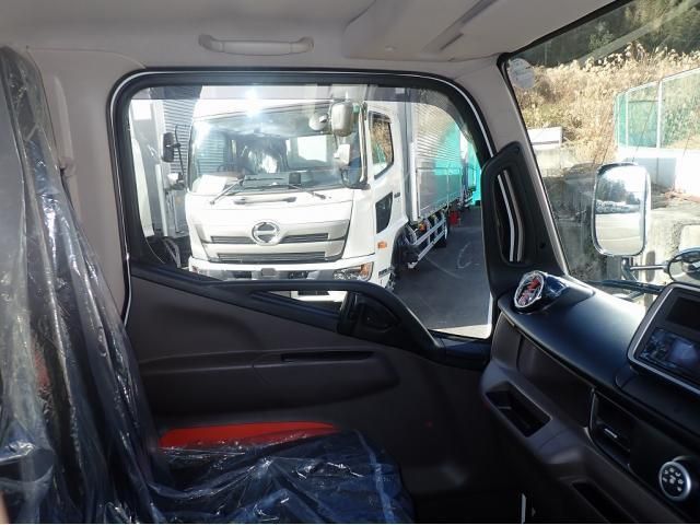 MITSUBISHI CANTER 2025 Image 31