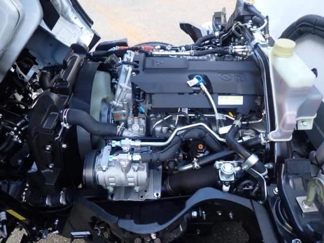 MITSUBISHI CANTER 2025 Image 31