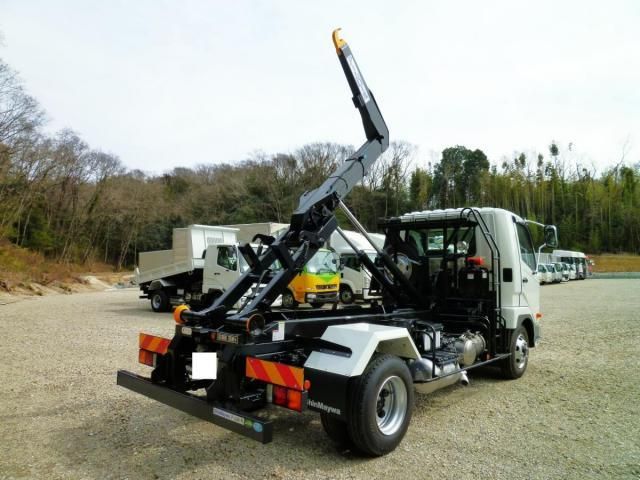 MITSUBISHI FUSOU FIGHTER 2025 Image 31