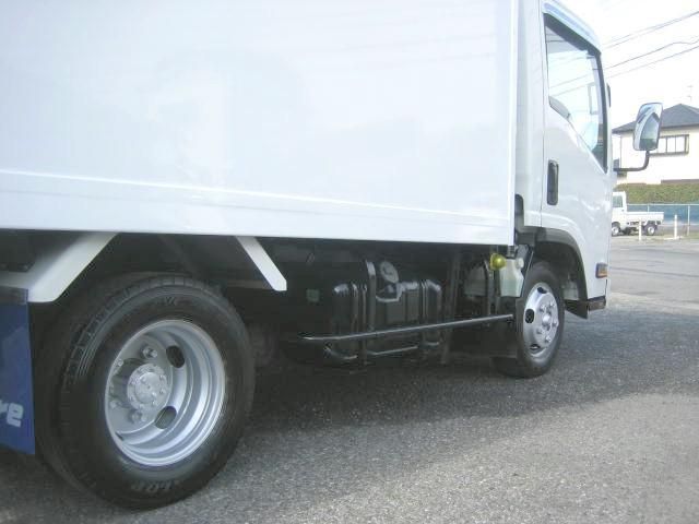 ISUZU ELF 2017 Image 31