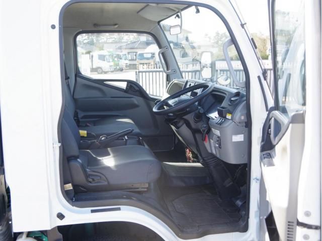 MITSUBISHI CANTER 2018 Image 31