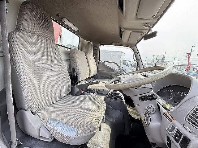 HINO DUTRO 2006 Image 31