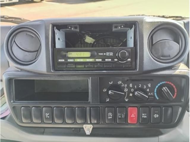 HINO DUTRO 2015 Image 31