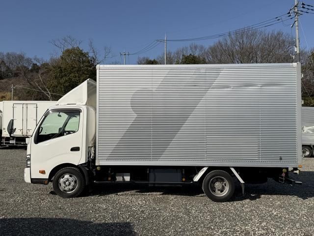 HINO DUTRO 2016 Image 31