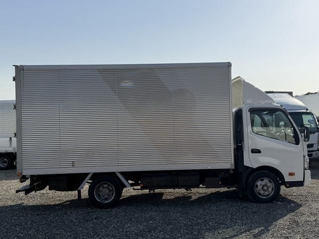 HINO DUTRO 2016 Image 31