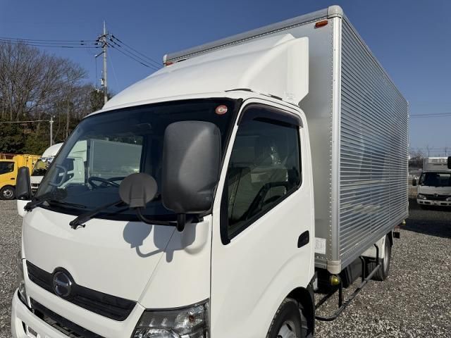 HINO DUTRO 2016 Image 31