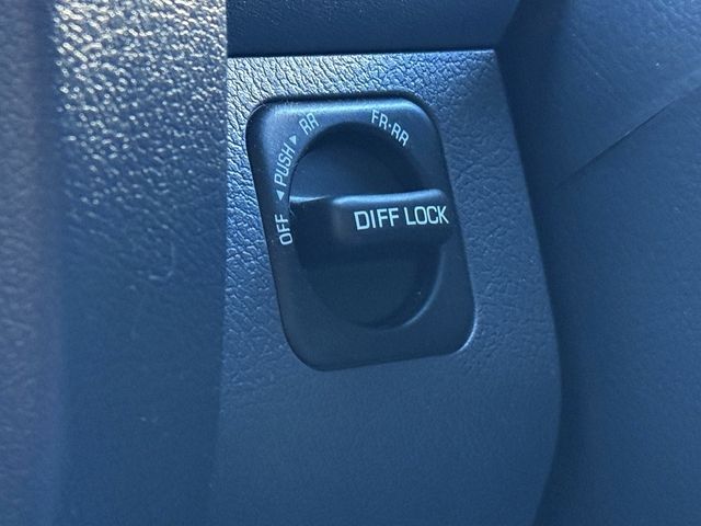 TOYOTA LANDCRUISER VAN 2015 Image 31