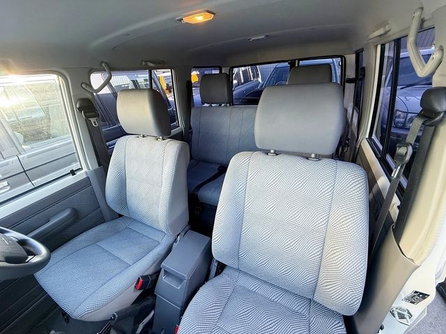 TOYOTA LANDCRUISER VAN 2015 Image 31