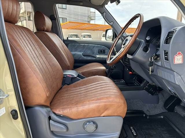 TOYOTA LANDCRUISER PRADO 2001 Image 31