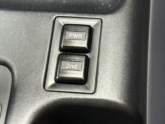 TOYOTA LANDCRUISER PRADO 2001 Image 31