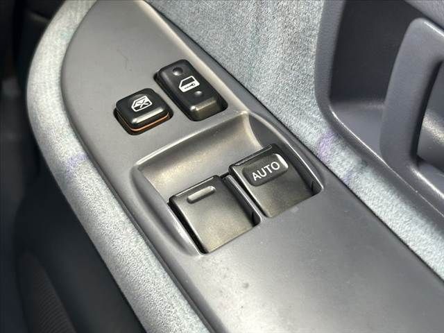 TOYOTA LANDCRUISER PRADO 2001 Image 31