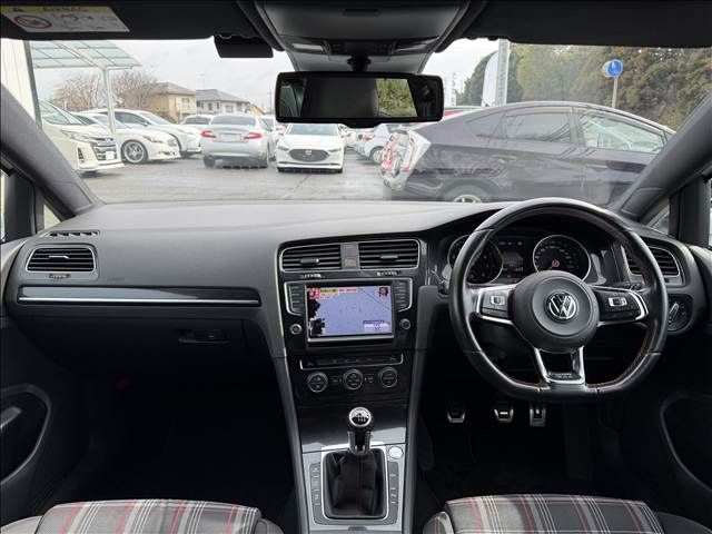 VOLKSWAGEN GOLF GTI 2015 Image 31