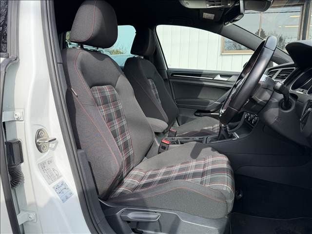 VOLKSWAGEN GOLF GTI 2015 Image 31